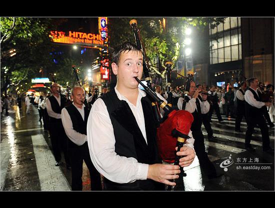 Shanghai,Tourismus,Festival,Umzug,Er?ffnungfeier ,Taifun ,Sinkula,World Expo 2010,Blumen,ausl?ndischen,Ensemble,Sch?nheiten auf der Er?ffnungsfeier,Sch?nheiten ,sexy 