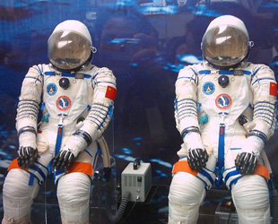 Taikonauten müssen beim Weltraumspaziergang 120-Kilo-Anzug tragen