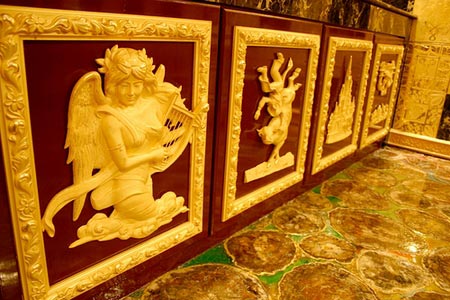 gold,Toilette,Goldpreis,Schweiz,Goldpalast,Juwelier ,Lenin,Hongkong,Toilettenschüssel,Guinness,Weltrekorde ,luxuri?s,Sehenswürdigkeit,erh?hte ,Gewinn ,Bodhisattwa,Causeway Bay,Swiss Horn