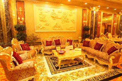 gold,Toilette,Goldpreis,Schweiz,Goldpalast,Juwelier ,Lenin,Hongkong,Toilettenschüssel,Guinness,Weltrekorde ,luxuri?s,Sehenswürdigkeit,erh?hte ,Gewinn ,Bodhisattwa,Causeway Bay,Swiss Horn