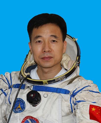 4 Die Taikonauten der chinesischen Weltraummission Shenzhou 7 haben sich am Mittwochabend der Presse gestellt. Die 3 Taikonauten, Zhai Zhigang, Liu Boming und Jing Haipeng, beantworteten Fragen bezüglich der dritten chinesischen Raumfahrt.