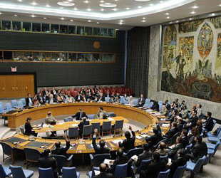 Der Weltsicherheitsrat hat sich am Samstag auf eine neue Iran-Resolution geeinigt. Darin wird die bereits beschlossene Resolution über die iranische Atomfrage erneut betont und der Iran sofort zu deren Umsetzung aufgefordert. Die neue Resolution beinhaltet jedoch keine weiteren Sanktionen.
