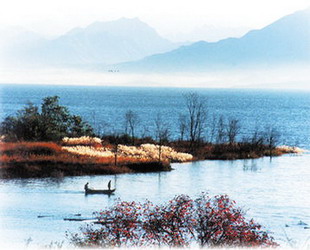 Das Wasserreservoir im Kreis Miyun bietet mit seinen Schluchten und Wasserf?lle eine herrliche Atmosph?re zum Angeln. Nun wurde dort das Gourmet-Festival er?ffnet – mit Gaumenfreuden für Fischliebhaber.