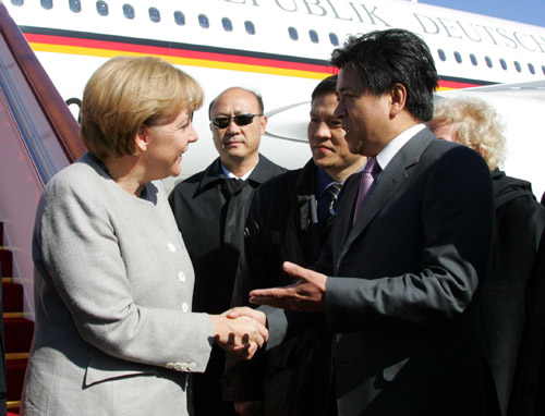 Die deutsche Bundeskanzlerin Angela Merkel ist am Donnerstag in Beijing eingetroffen. Damit startet sie ihren offiziellen Besuch in China. W?hrend ihrer Reise wird Merkel an dem siebten Asien-Europa-Treffen vom 24. bis zum 25. Oktober teilnehmen.