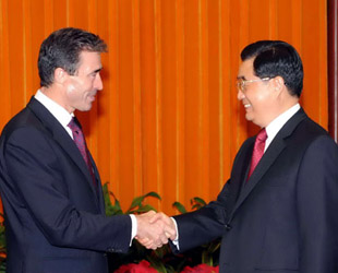Der chinesische Staatspr?sident Hu Jintao ist am Mittwoch mit dem d?nischen Premierminister Anders Fogh Rasmussen zusammengetroffen.
