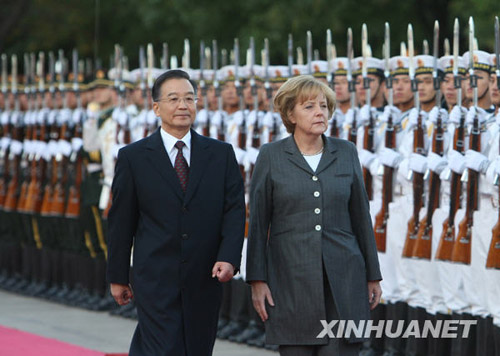 Der chinesische Ministerpräsident Wen Jiabao hat am Donnerstag in Beijing die deutsche Bundeskanzlerin Angela Merkel, die am Asien-Europa-Gipfel teilnimmt, empfangen.