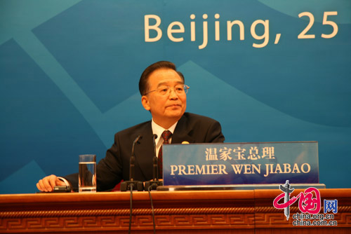 Der chinesische Ministerpr?sident Wen Jiabao hat am Samstag an einer Pressekonferenz nach der Abschlusszeremonie des siebten Asien-Europa-Treffens teilgenommen. Dabei erkl?rte er Chinas Standpunkt zur globalen Finanzkrise.