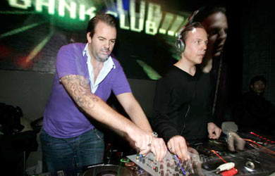 6 Jede Menge Aufführungen, Aktivit?ten und Spa? sind versprochen: Das Goethe-Institut als eines der wichtigsten Institutionen für den Austausch zwischen Deutschland und der Welt feiert am Wochenende seinen zwanzigsten Geburtstag in Beijing.