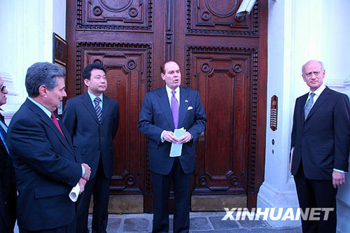 Ein Denkmal für He Fengshan ist am Donnerstag in der ?sterreichischen Hauptstadt Wien enthüllt worden. An der Zeremonie nahmen Pers?nlichkeiten aus allen Kreisen aus Israel, China den USA sowie aus ?sterreich teil.