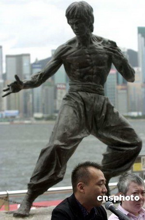3 In der Stadt Shunde in der Provinz Guangdong wurde am Sonntag das weltweit gr??te Museum für Action-Legende Bruce Lee er?ffnet. Zu dem aktuellen Bruce-Lee-Boom hat nicht zuletzt eine neue TV-Serie beigetragen.