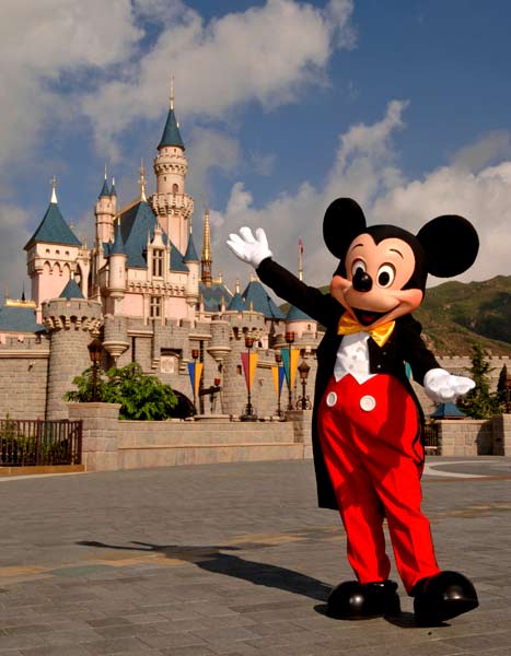 1 In China wird es au?er dem Disneyland in Honkong h?chstwahrscheinlich bald ein weiteres in Shanghai geben. Die Attraktion soll den Tourismus in der Stadt ankurbeln.