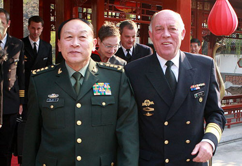 Der chinesische Staatskommissar und Verteidigungsminister, Liang Guanglie, hat sich am Montag in Beijing mit dem Inspekteur der deutschen Marine, Wolfgang E. Nolting, getroffen.