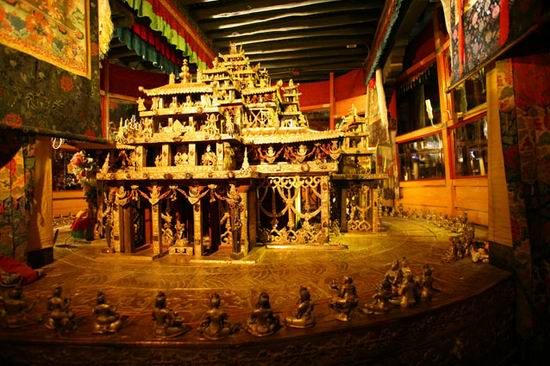 Die bisher größte Ausstellung über die tibetische Kultur wird in Kürze in Shanghai zu sehen sein. Die Ausstellung präsentiert zahlreiche Aspekte der Tibeter, von traditionellen Aspekten bis hin zum modernen Leben und zeitgenössischer Kunst Tibets.