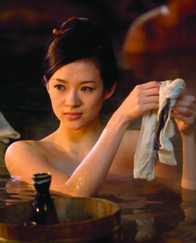 Im ihren ersten Hollywood-Film spielte Zhang Ziyi eine Geisha (Foto vom CCTV.com)