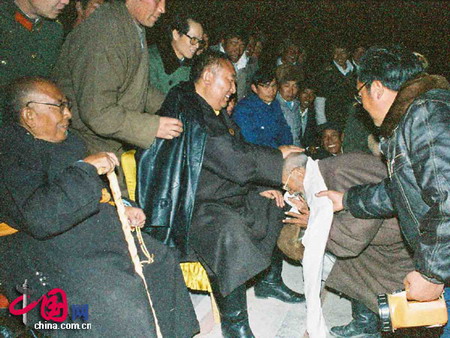 7 Am 28. Januar vor 20 Jahren ist der 10. Panchen Lama ins Nirwana eingegangen, wie man im Buddhismus sagt. China.org.cn zeigt hier eine Fotosammlung vom 10. Panchen Lama, um seiner zu gedenken.