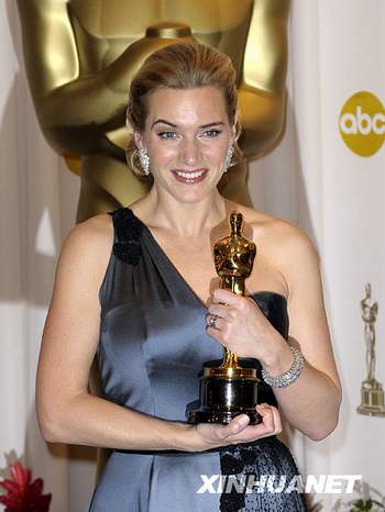 Kate Winslet, Siegerin in der Kategorie &apos;Beste Hauptdarstellerin&apos; für ihre Rolle 