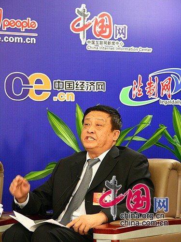 Jiang Zuoyong, Leiter der Kommission für Reform und Entwicklung in der Provinz Liaoning beantwortete Fragen der Internetbesucher.