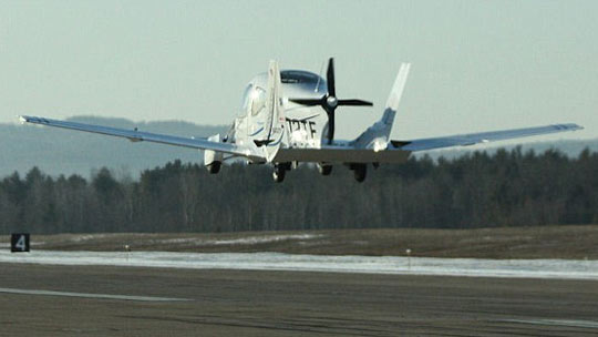 Das erste fliegende Auto der Welt, der Terrafugia Transit, hat vor kurzem erfolgreich seinen Jungfernflug absolviert.