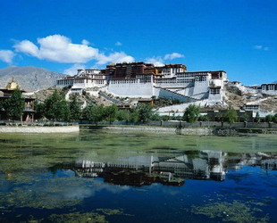 Tibet erwartet dieses Jahr ein neues Hoch an Touristen. Die Tourismusverwaltung des autonomen Gebiets will dieses Jahr hauptsächlich Touristen aus dem Inland anlocken.