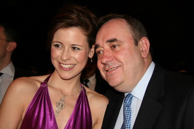 Katie Targett Adams mit dem ersten Schottischen Minister, Alex Salmond, bei einem Empfang in Beijing