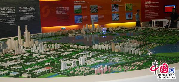 Reporter von www.china.org.cn haben vor kurzem ein Interview zur industriellen Entwicklung in der Provinz Jiangsu geführt. In dieser Provinz sind eine beachtliche Anzahl von Industrieparks und richtungsweisende Tendenzen zu beobachten.