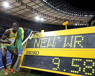 Der jamaikanische Sprinter Usain Bolt hat bei der IAAF-Leichtathletikweltmeisterschaft 2009 in Berlin Gold über 100 Meter gewonnen. Mit einer Zeit von 9,58 Sekunden brach er zudem den Weltrekord, den er selbst zuvor bei den Olympischen Spielen 2008 in Beijing mit 9,69 Sekunden aufgestellt hatte.