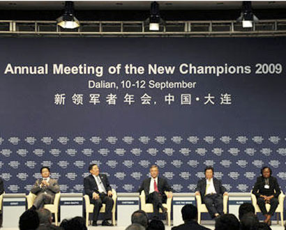 Innovation ist nicht nur ein Lippenbekenntnis sondern auch Zukunftsplan der Teilnehmer des derzeit stattfindenden '2009 Summer Davos' Treffens in China. 1400 globale Führungskräfte und Politiker suchen dort gemeinsam nach Wegen, wie sie die Weltwirtschaft wieder zum wachsen bringen können.