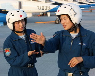 Chinas erste Gruppe von 16 Kampfpilotinnen wird am 1. Oktober einen Überflug über dem Tian'anmen-Platz bei der Parade zur Nationalfeier durchführen.