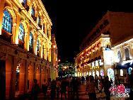 Macau, auch Macao, ist mit Hong Kong eine der beiden Sonderverwaltungszonen in China. Macau liegt an der Westseite des Perlflussdeltas und grenzt im Norden an die Provinz Guangdong an beziehungsweise liegt im Osten und Süden am Südchinesischen Meer. 