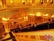 Macau, auch Macao, ist mit Hong Kong eine der beiden Sonderverwaltungszonen in China. Macau liegt an der Westseite des Perlflussdeltas und grenzt im Norden an die Provinz Guangdong an beziehungsweise liegt im Osten und Süden am Südchinesischen Meer. 