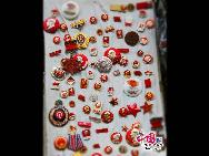 Den Panjiayuan-Markt gibt es seit 1992. Er ist mittlerweile zu einem Markt für antike Kunst geworden, auf dem man die alte chinesische Volkskultur selbst erleben kann. Der heutige Antikmarkt Panjiayuan ist nicht mehr einfach nur ein Ortsname, sondern neben der Großen Mauer und der Peking-Ente die Visitenkarte von Beijing. 