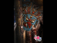 Den Panjiayuan-Markt gibt es seit 1992. Er ist mittlerweile zu einem Markt für antike Kunst geworden, auf dem man die alte chinesische Volkskultur selbst erleben kann. Der heutige Antikmarkt Panjiayuan ist nicht mehr einfach nur ein Ortsname, sondern neben der Großen Mauer und der Peking-Ente die Visitenkarte von Beijing.