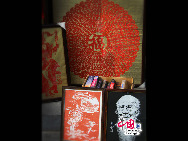 Den Panjiayuan-Markt gibt es seit 1992. Er ist mittlerweile zu einem Markt für antike Kunst geworden, auf dem man die alte chinesische Volkskultur selbst erleben kann. Der heutige Antikmarkt Panjiayuan ist nicht mehr einfach nur ein Ortsname, sondern neben der Großen Mauer und der Peking-Ente die Visitenkarte von Beijing.