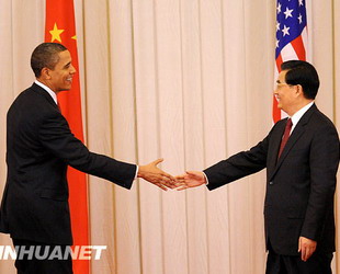 Der chinesische Präsident Hu Jintao und sein US-Amtskollege Barack Obama traten am Dienstag in der Großen Halles des Volk vor die Presse. Es habe einen tiefen Austausch von Ansichten über die Beziehungen zwischen den beiden Ländern gegeben.