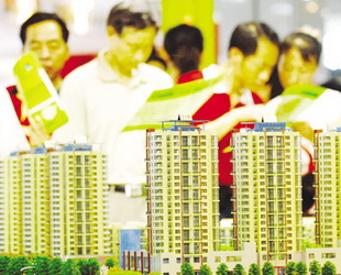 Ein chinesischer Volkswirt hat vor steigenden Aktien- und Immobilienpreisen in China gewarnt. Es gäbe Anzeichen einer Überhitzung des Aktien- und Immobilienmarktes infolge exzessiver Liquidität.