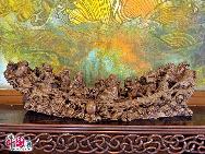 Seine kulturelle Bedeutung hat dazu geführt, dass er ein Symbol für den Tourismus in der Stadt Wuhan wurde. Vom Turm aus können Besucher sich an einer großartigen Aussicht auf den Yangtse-Fluss ergötzen. Der Turms des Gelben Kranich gilt als einer der vier großen Türme Chinas. [Fotos von Jia Yunlong]