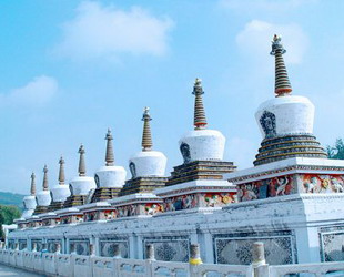 Das Ta’er Kloster ist ein bekanntes buddhistisches Kloster in einem engen Tal, rund 27 Kilometer südwestlich der Stadt Xining in der chinesischen Provinz Qinghai.