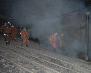 Am Samstag hat sich in der Xinxing-Kohlegrube nahe der Stadt Hegang in der nordostchinesischen Provinz Heilongjiang eine Gasexplosion ereignet. Wie beim Rettungsstab zu erfahren ist, seien bisher 87 Tote gefunden worden.