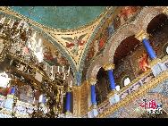 Schloss Neuschwanstein, der berühmteste Palast des Königs Ludwig II. von Bayern, der in der Nähe von Schloss Hohenschwangau aufgewachsen ist, besteht aus einem Torhaus, einem Turm, dem Ritterhaus mit einem quadratischen Turm und einem Palas, oder Zitadelle, mit zwei Türmen am westlichen Ende. [Foto von Zhao Na]