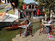 Tongli ist eine alte Wasserstadt in der ostchinesischen Provinz Jiangsu. Die Anfahrt von Suzhou aus dauert nicht lange, und schon ist man in Tongli, wo man in die Vergangenheit zurückversetzt wird. Das Städtchen ist in ganz China berühmt für seine vielen Flüsse und Kanäle, historischen Brücken und schönen Wohnhöfe. Es gibt 49 Steinbrücken und viele Gärten und Tempel in Tongli. Wegen der Landschaft sind fast alle Gebäude am Wasser gebaut.