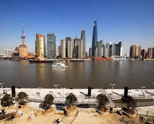 Die Weltausstellung 2010 im chinesischen Shanghai hat das Thema 'Better City, Better Life'. Es will das Konzept 'der Mensch zuerst' und 'wissenschaftliche Entwicklung' verwirklichen. Die Expo hat eine ähnlich tiefe Bedeutung wie Olympische Spiele oder eine Fußballweltmeisterschaft.