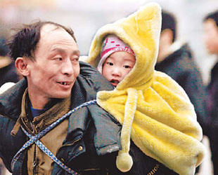 In China beginnt mit dem Frühlingsfest wieder die Reisezeit für viele Chinesen, die in den Städten arbeiten und ihre Familien wieder sehen wollen. Das Wetter könnte ihnen dieses Jahr jedoch einen Strich durch die Rechnung machen.