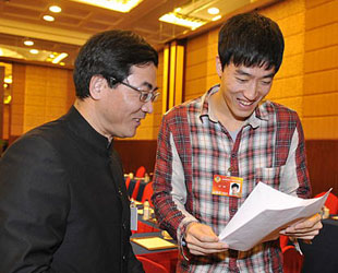 Der weltbekannte chinesische Hürdenläufer Liu Xiang nimmt in diesem Jahr zum ersten Mal an der Jahrestagung des 11. Landeskomitee der Politischen Konsultativkonferenz des Chinesischen Volkes (PKKCV) teil, seit er im Jahr 2008 zum PKKCV-Mitglied gewählt worden war.