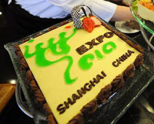 Zur Begrüßung der Shanghaier Weltausstellung haben die Köche eines Nanjinger Restaurants verführerische Desserts im Expo-Look kreiert.