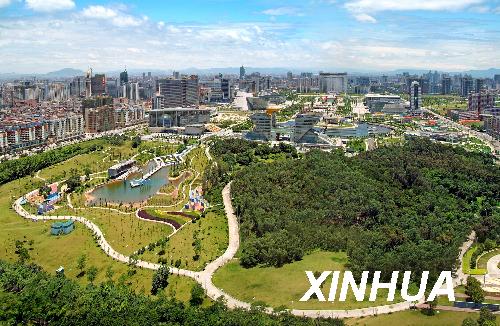 Die meisten chinesischen Städte sind im internationalen Vergleich nicht wirklich konkurrenzfähig, aber beim Wachstum haben sie die Nase vorn. Einem Bericht der Chinesischen Akademie der Sozialwissenschaften zufolge gehören neun chinesische Städte zu den zehn Städten, mit der schnellsten Wirtschaftsentwicklung.
