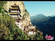 Der Daluo-Palast ist ein großes, 13-stöckiges taoistisches Gebäude am Mianshan-Berg bei der Stadt Jiexiu in der zentralchinesischen Provinz Shanxi. Er verfügt über das unsterbliche Reich des Taoismus und ist der größte taoistische Tempel Chinas. [China.org.cn]