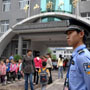 Nach einer Serie von Amokläufen in Schulen in den vergangenen beiden Monaten in China hat der chinesische Polizeichef zur Gewährleistung der Sicherheit von Kindern aufgerufen. Die Schulen wie auch die Gesellschaft seien für diese verantwortlich.