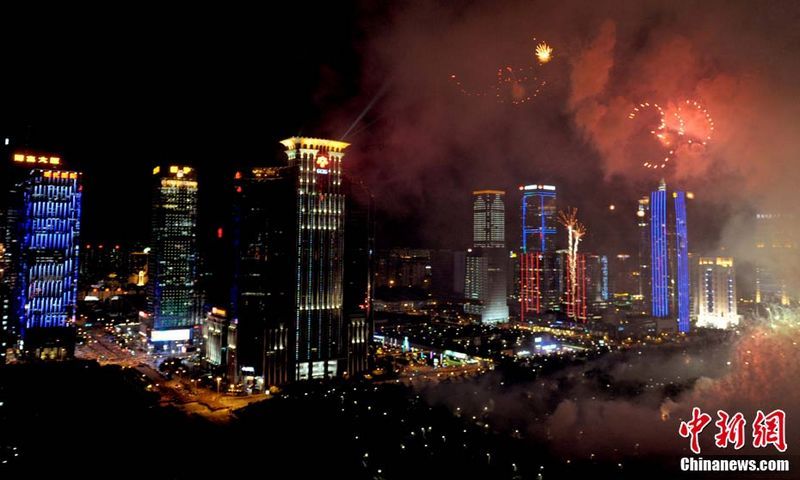 Mit Feuerwerk feiert Shenzhen sein 30. Jubiläum als Sonderwirtschaftszone