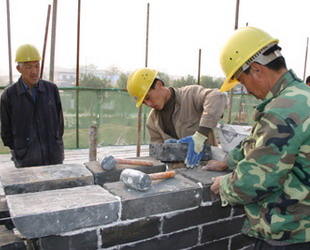 Die Restaurierungsarbeiten an der östlichen Seite der Chinesischen Mauer in der Stadt Dandong, in der nordostchinesischen Provinz Liaoning, sollen bis zum Ende des Jahres abgeschlossen sein.