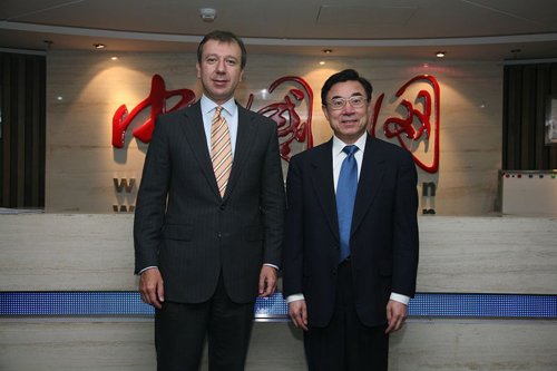 Huang Youyi, Präsident von China.org.cn, trifft sich mit Jorge Guajardo, dem Mexikanischen Botschafter in China.